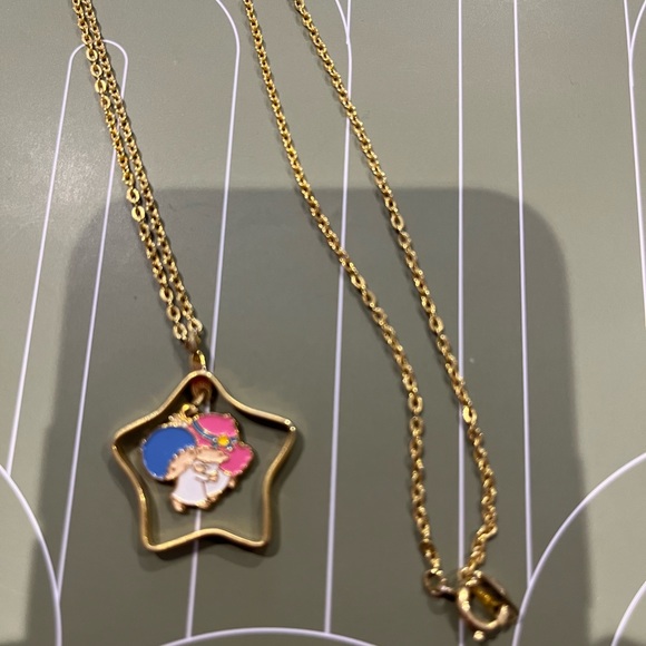 Vintage LITTLE TWIN STARS Sanrio Japan Rare Necklace Pendant Kiki Lala Gold 1976 - Picture 3 of 7